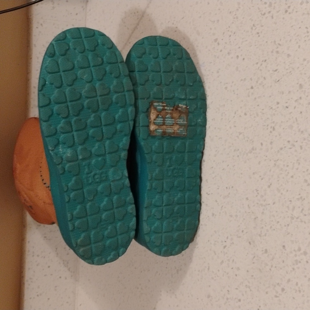 UGG Tan Kids Boots with Teal Sole. Size 6 Women - Picture 6 of 8